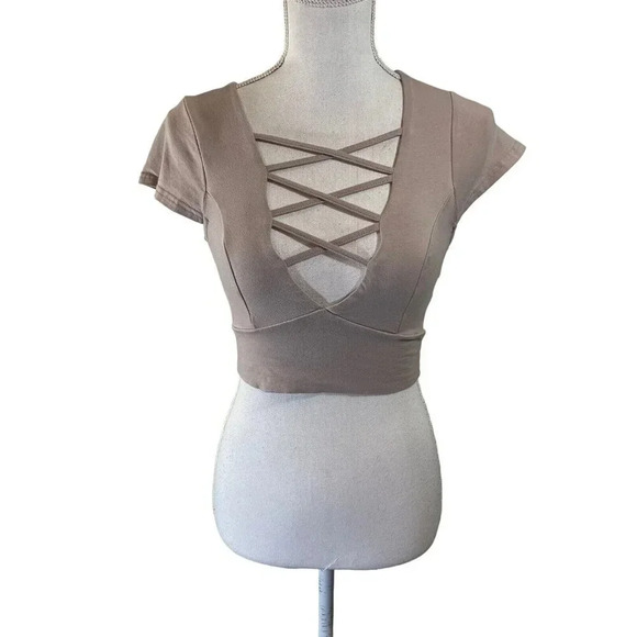 Charlotte Russe Beige Nude Cropped Top Size Small Strappy Criss Cross Chest - Picture 1 of 6